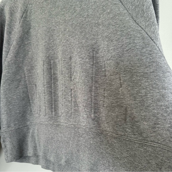 gray crop nike crewneck sweater loose fit size small - Picture 2 of 7
